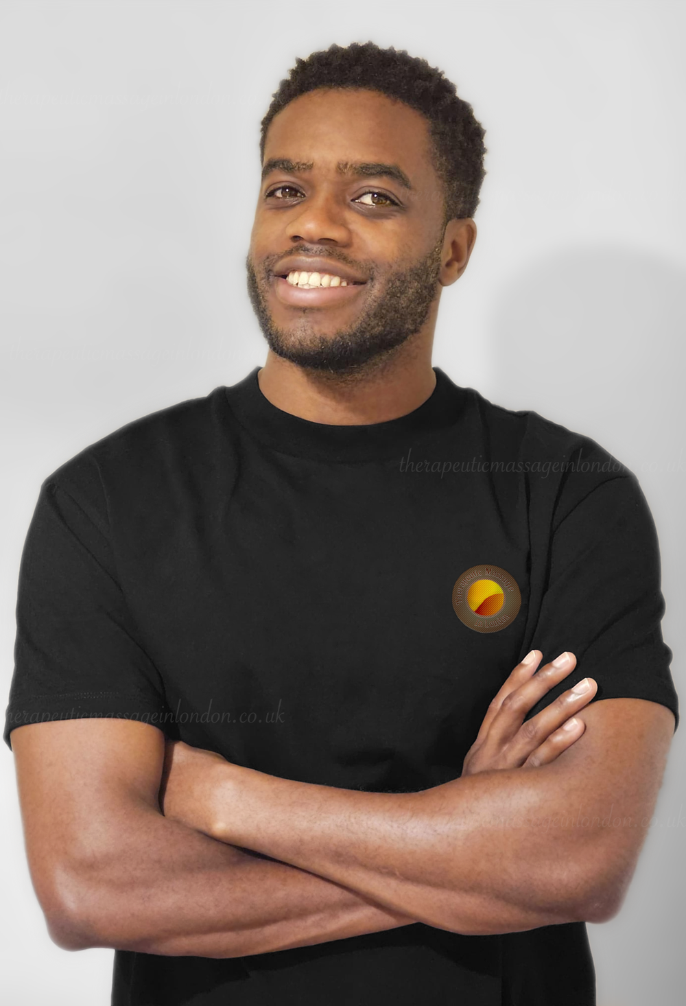 Bertie, mobile massage therapist in London, welcoming you at your home